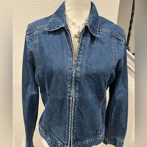 - Eddie Bauer women’s zip jeans jacket size M